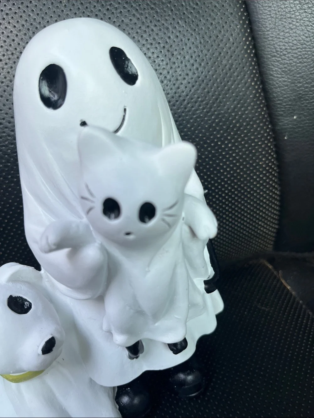 Ghost Pet Figurine - White Decorative Small Pets Statue